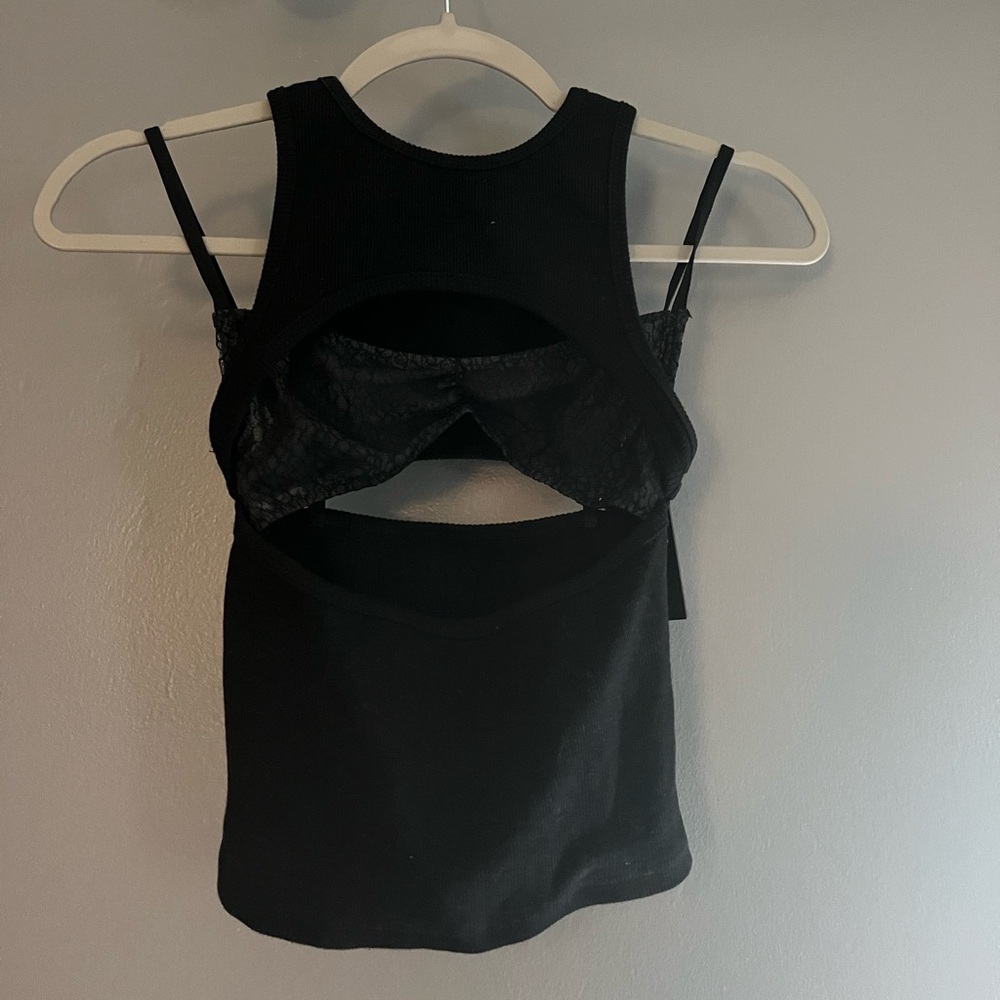 Black different dimension top